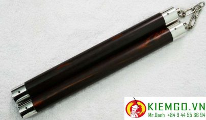 con-nhi-khuc-go-trac-boc-inox là côn nhị khúc gỗ quý siêu quý hiếm và giá trị, côn được chế tác chuẩn và tinh tế