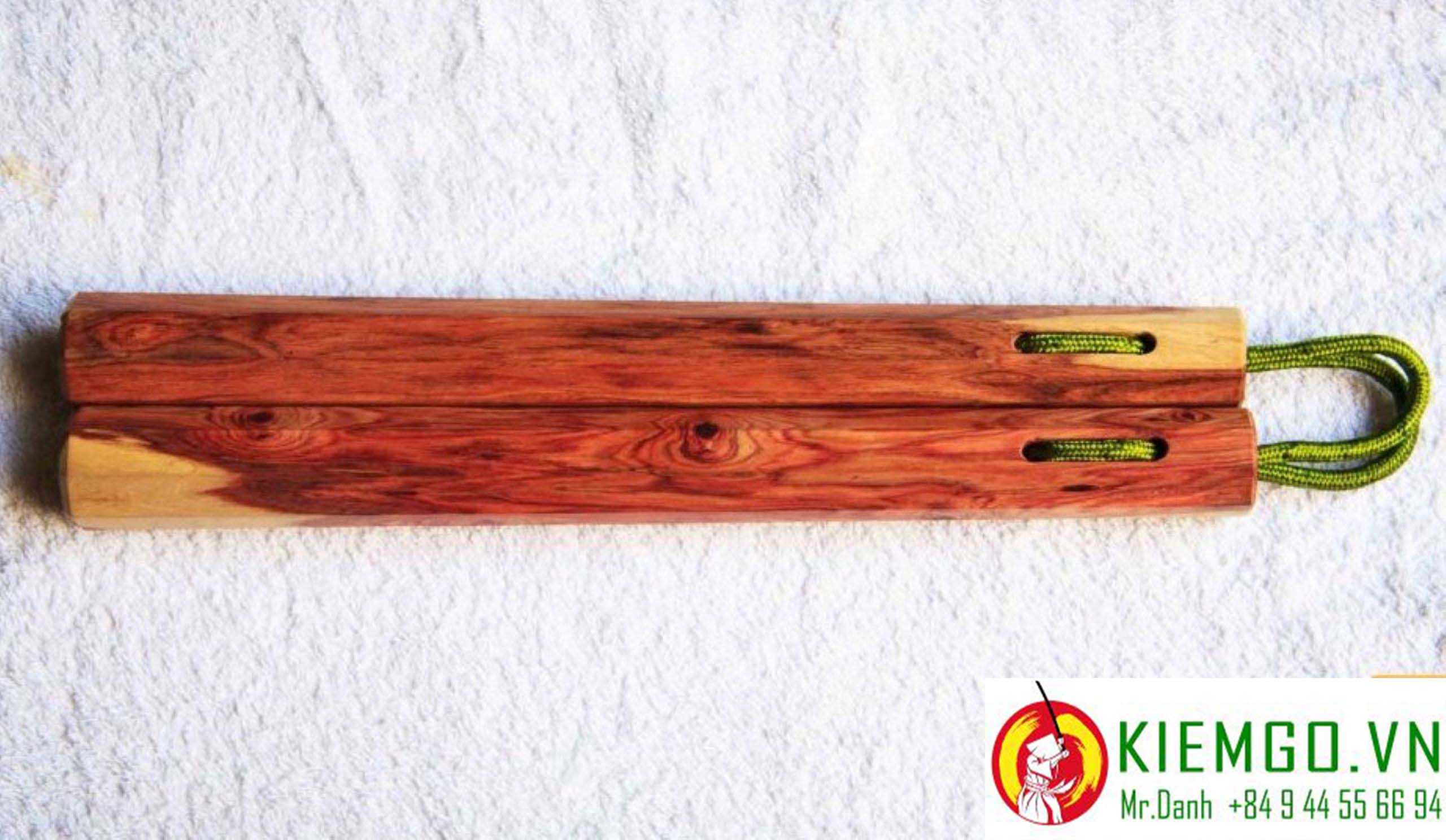 con-nhi-khuc-go-trac-day là loại côn nhị khúc gỗ quý hiếm của việt nam, chất lượng gỗ được đánh giá cao về thẩm mỹ lẫn độ cứng và dẽo dai, hoa văn rất đặc trưng của gỗ trắc dây